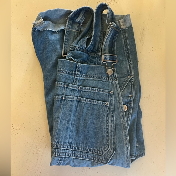 🆕 GAP Jean Short Overalls 🆕 - Picture 3 of 9